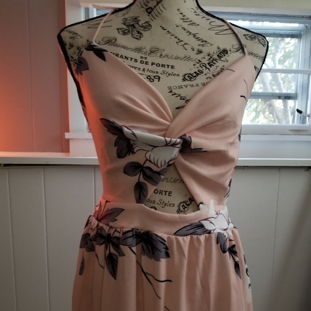 Chic and sexy strappy dress - Picture 5 of 6